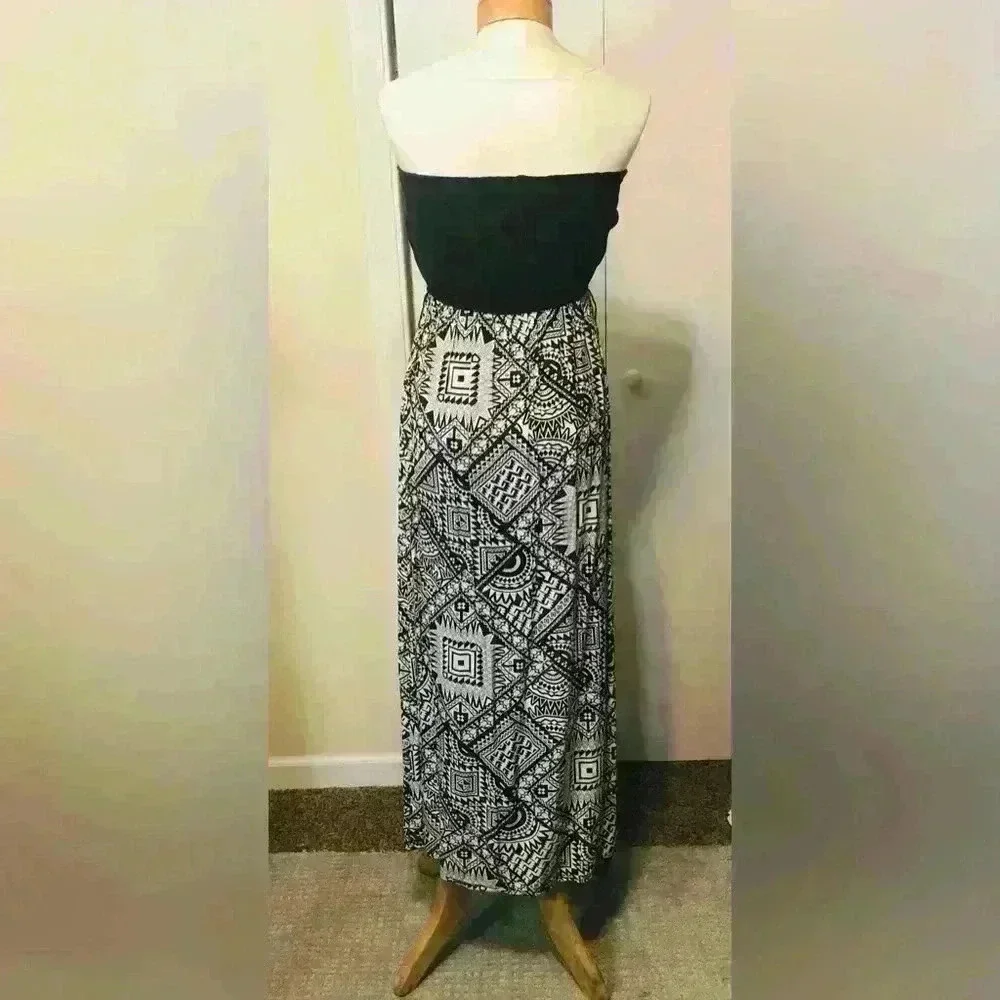 Almost Famous Women Black White Print Tube Non Slip Top Maxi Dress Size Medium - Picture 8 of 13